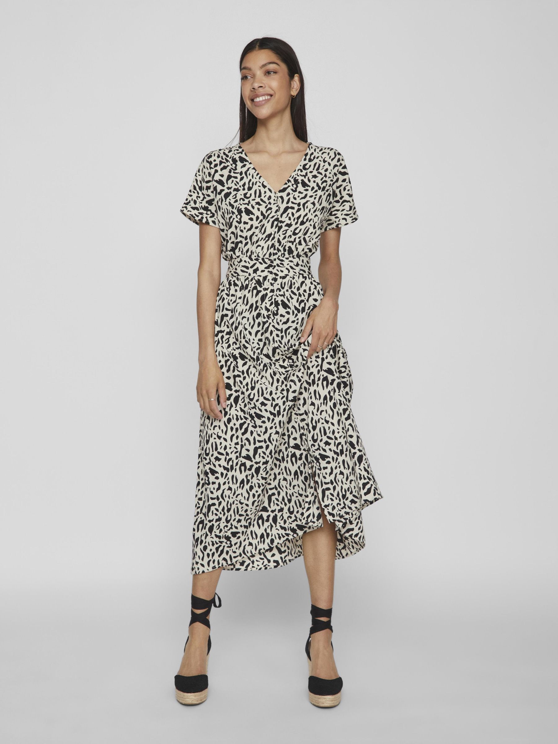 Midi jurk met korte hot sale mouw