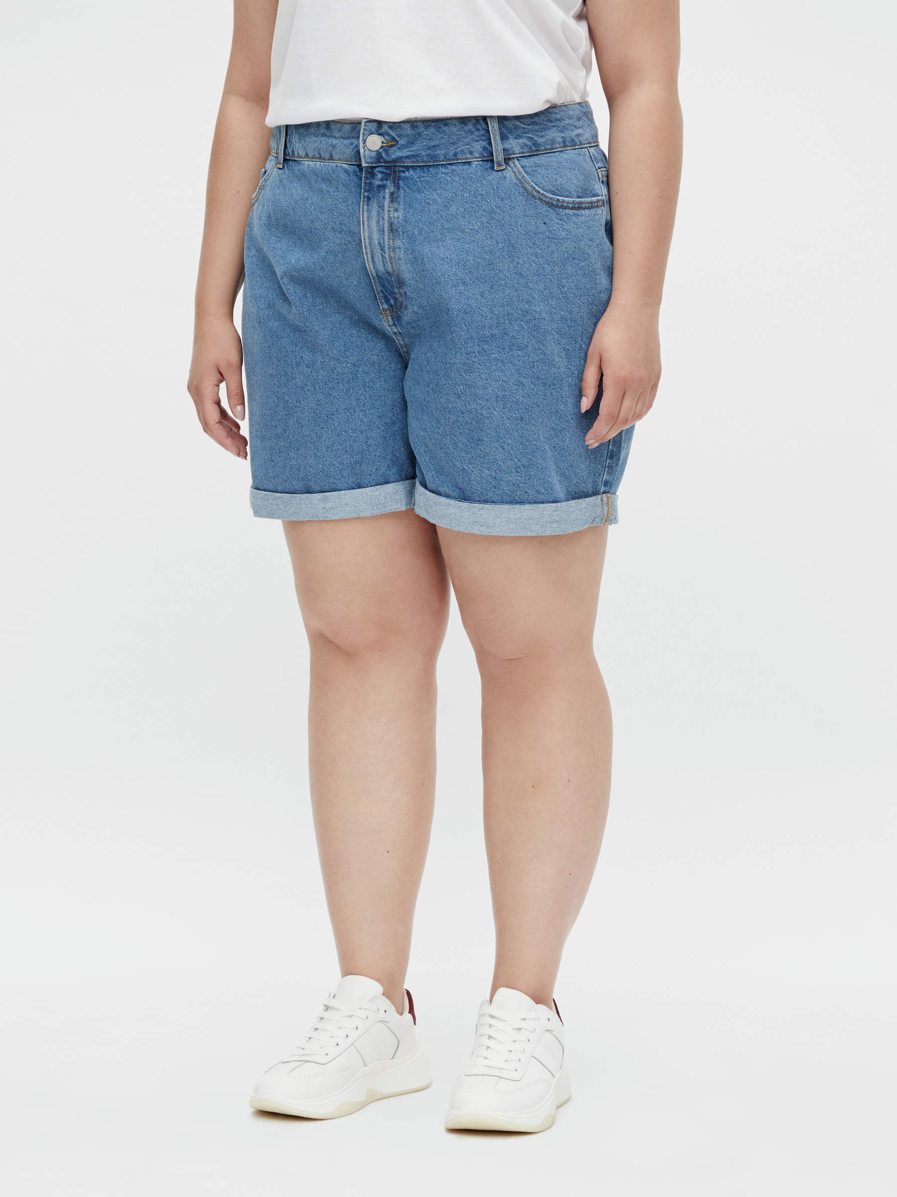 CURVE - MID WAIST DENIM SHORTS (Blue 