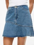 VILA VIJESSIE MINI JEANSKJOL, Medium Blue Denim, highres - 14108677_MediumBlueDenim_006.jpg