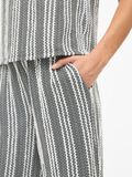 VILA VISONEA DE CINTURA ALTA PANTALONES DE PIERNA ANCHA, Black Beauty, highres - 14107622_BlackBeauty_1190822_006.jpg