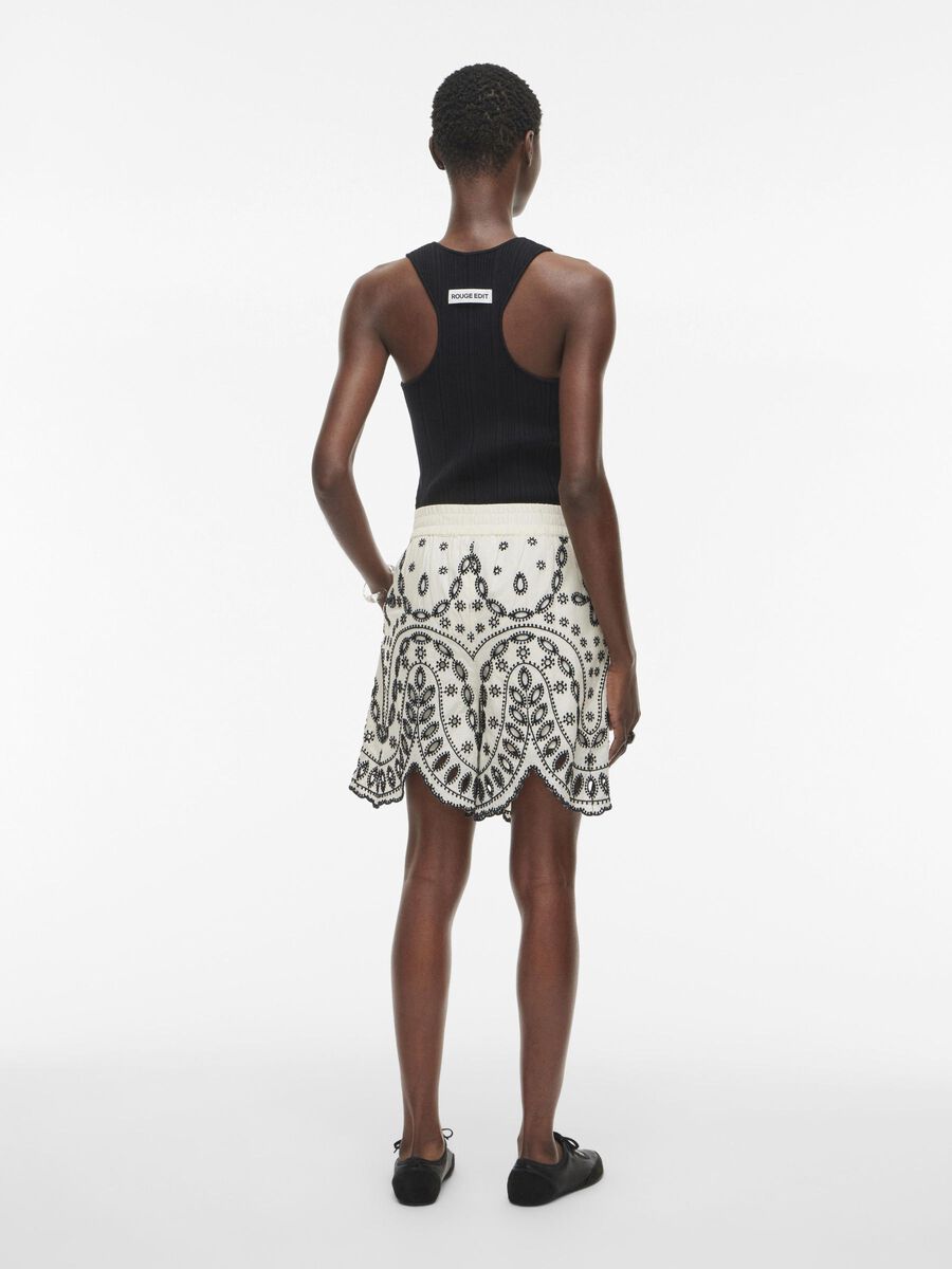 VILA BRODERET SHORTS, Birch, highres - 14105728_Birch_1175696_004.jpg