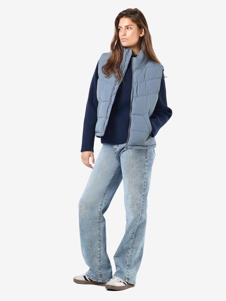 Noisy May NMDALCON SHORT GILET, Stormy Weather, highres - 27027287_StormyWeather_004.jpg