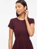 Product image thumbnail - VIHOLLIE SHORT SLEEVED MIDI DRESS, Winetasting | 3