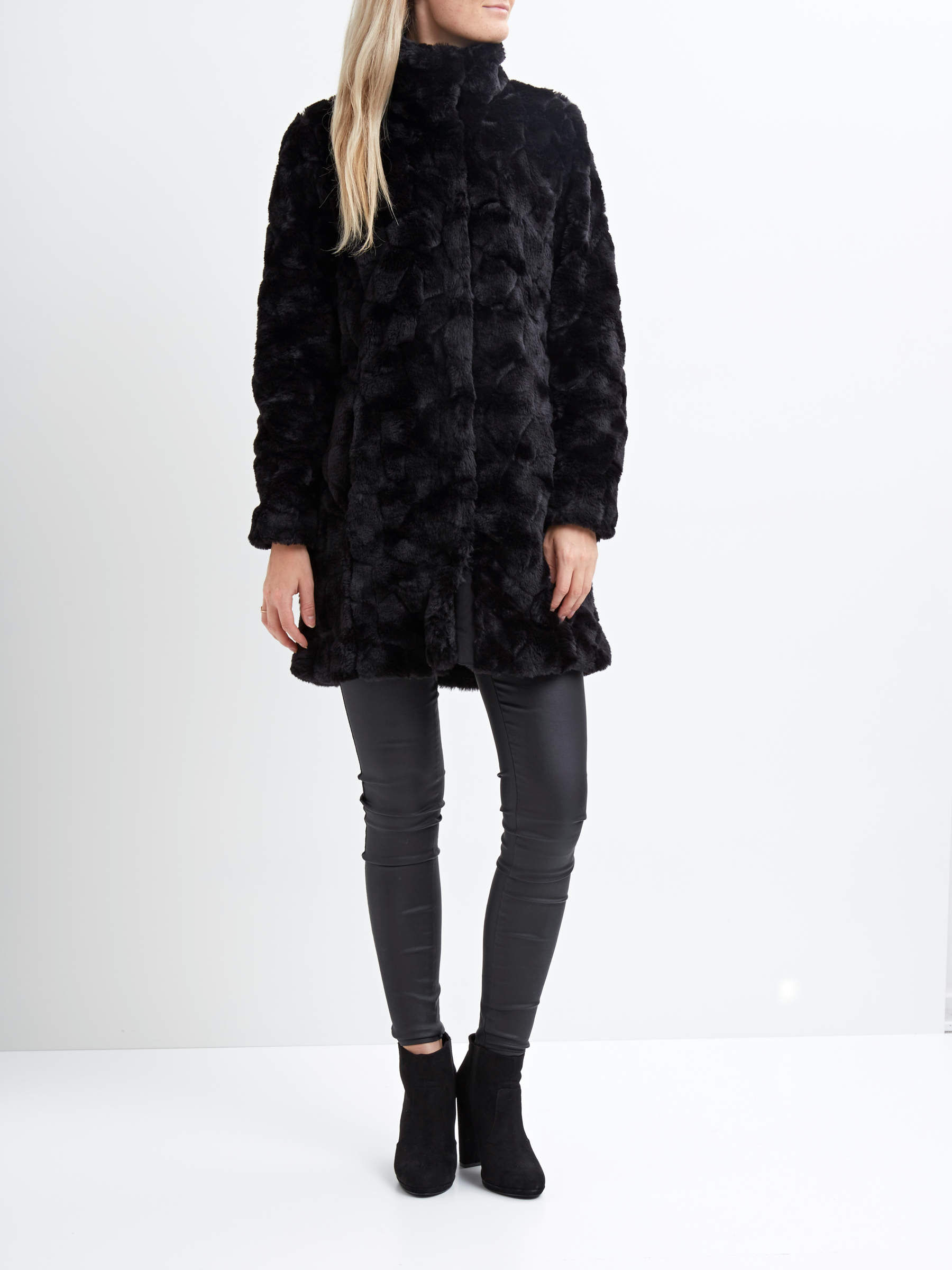 Vila vifaira faux outlet teddy coat