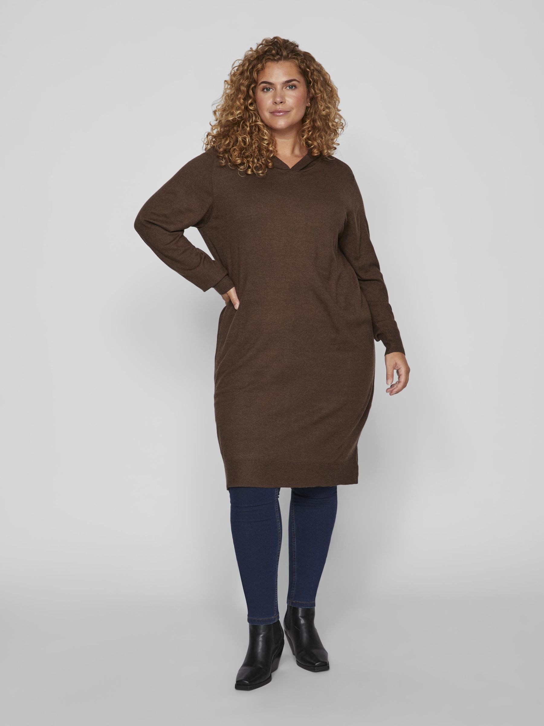 CURVE - HOODED SWEATER DRESS | Brown | VILA®