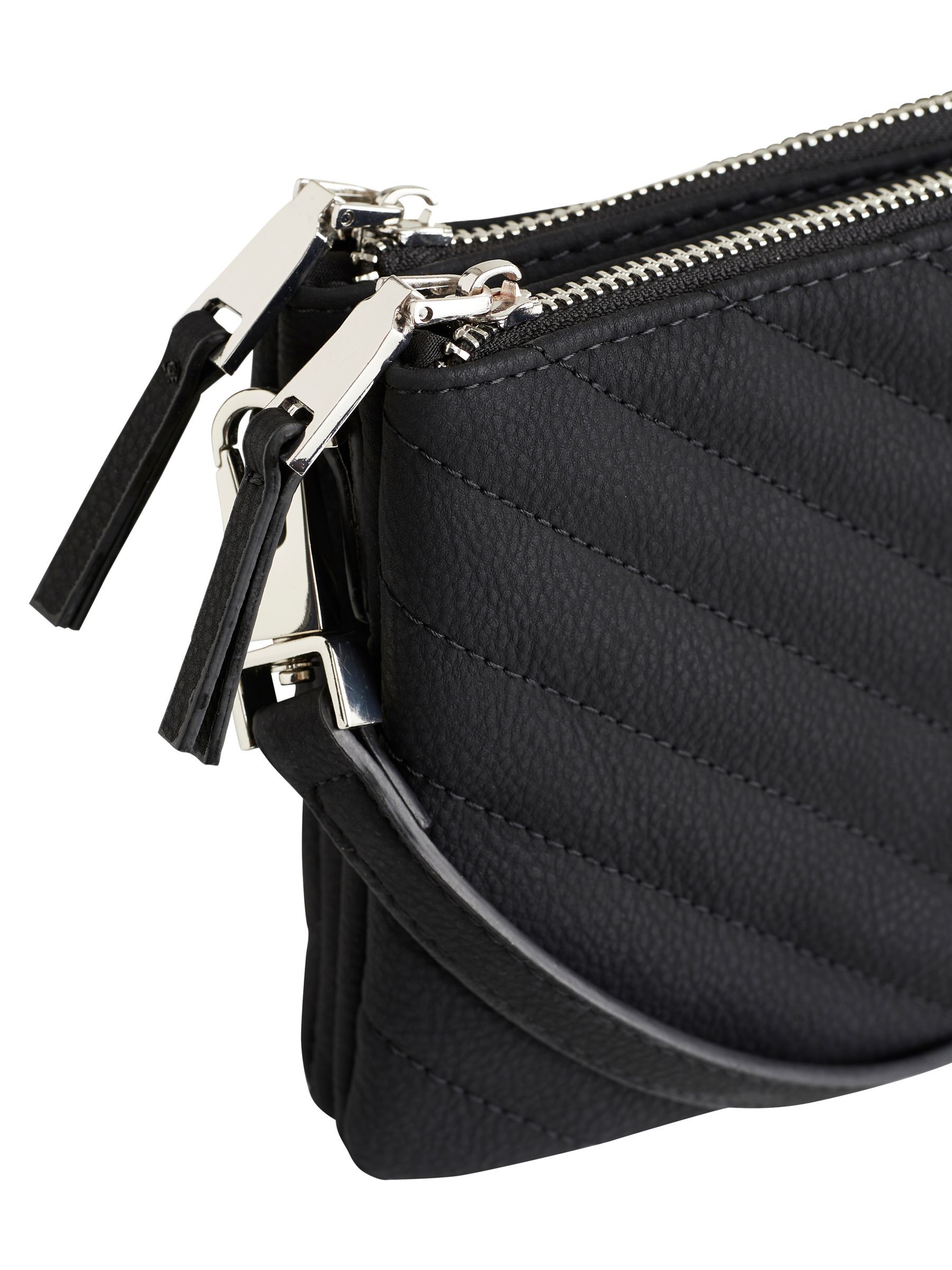 Black hot sale quilted purse