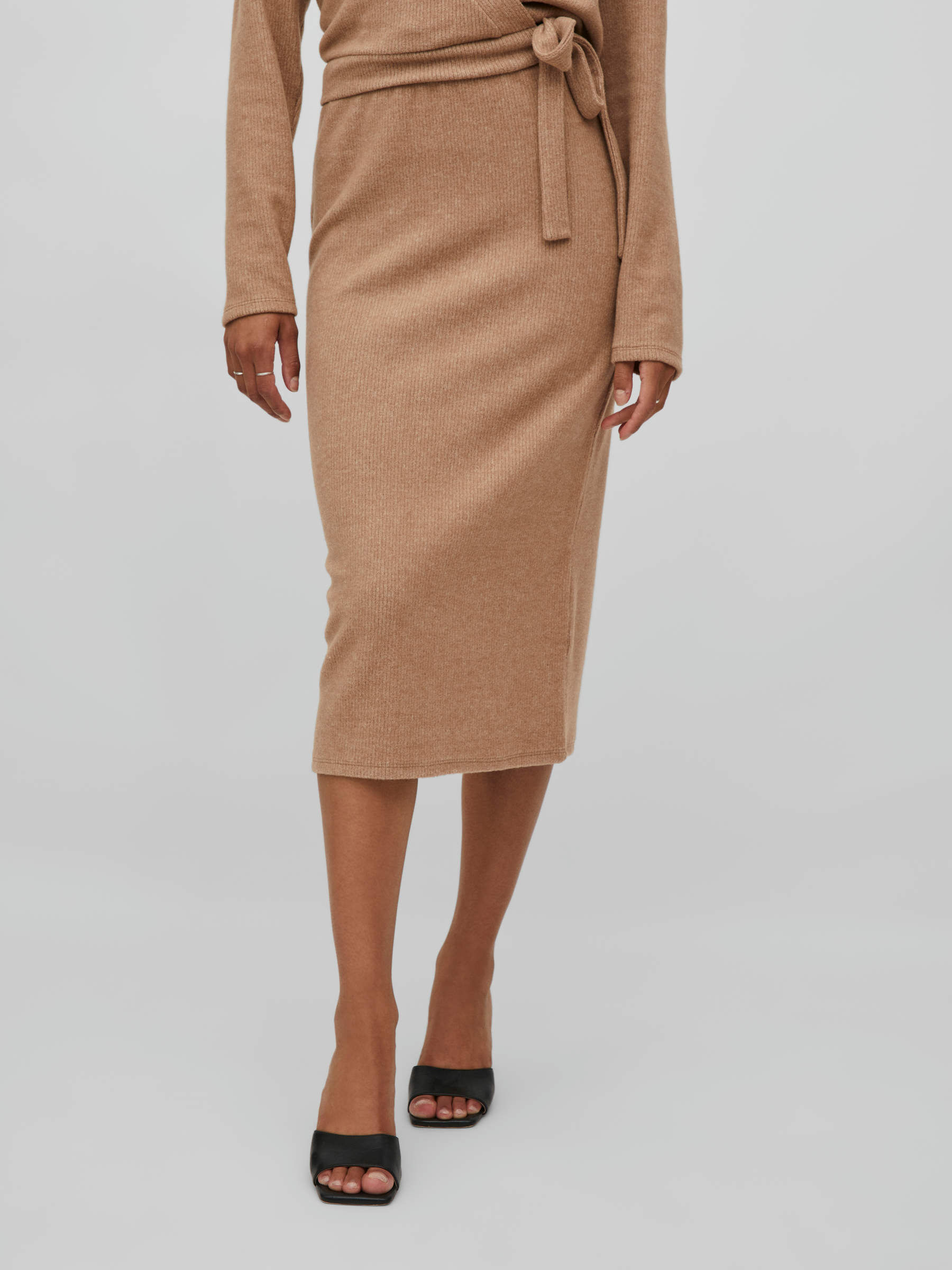 Midi pencil on sale skirt beige