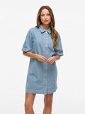 VILA KORT DENIMKJOLE, Medium Blue Denim, highres - 14109433_MediumBlueDenim_1208153_003.jpg