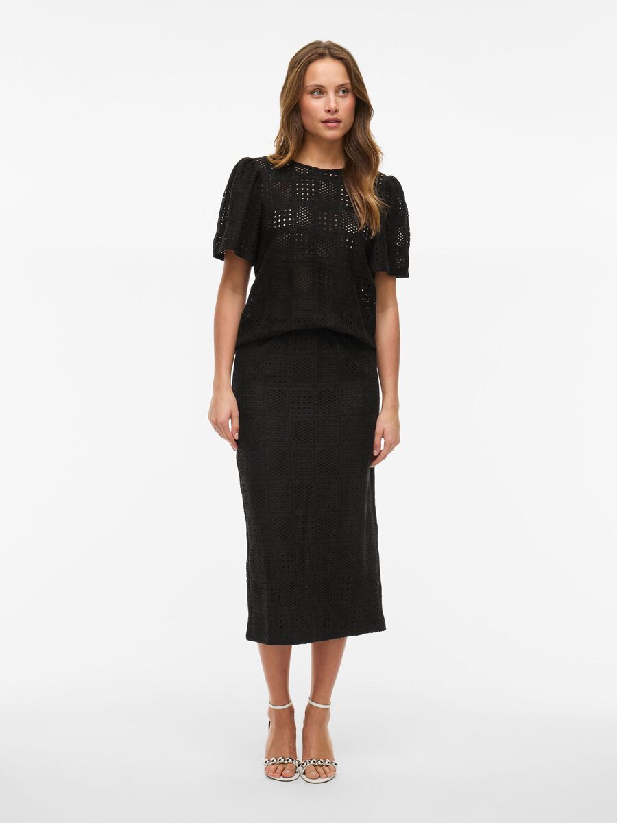 SHOP THE LOOK - vlpsy2025w18tueapr18_1745911269889_14106577_BlackBeauty_005.jpg