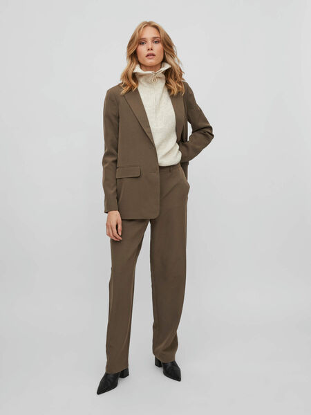 SHOP THE LOOK - vl_suit_14_14082622_Crocodile_005.jpg